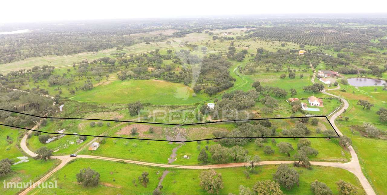 Terreno Rustico com 18000m2 - Grande imagem: 2/9