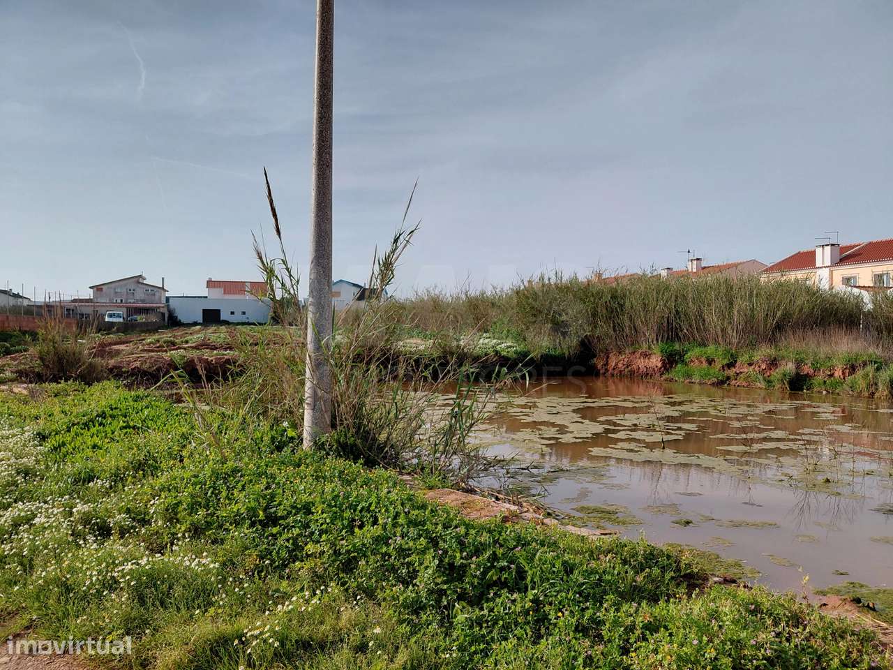 Excelente lote com projeto aprovado para moradia T3 com garagem e p... - Grande imagem: 5/6