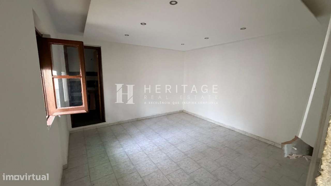 Moradia T2 a necessitar de obras e em fase de legalização-15