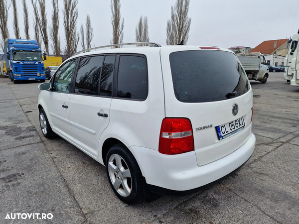 Volkswagen Touran 1.9 TDI Conceptline - 4