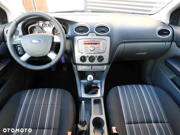 Ford Focus 1.6 16V Style - 5