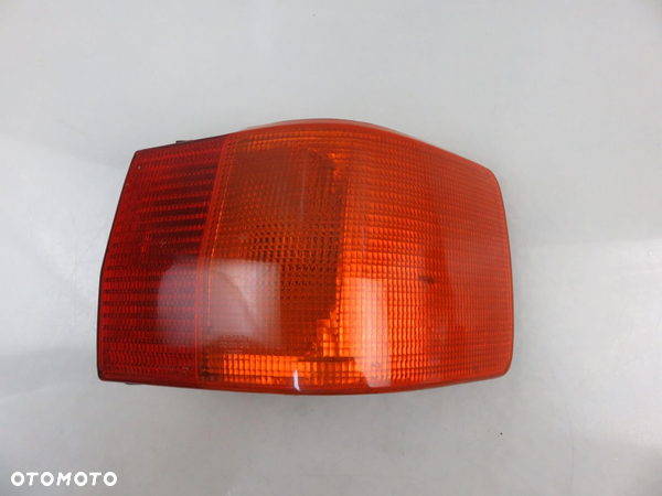 LAMPA PRAWA TYLNA AUDI 80 B3 - 1