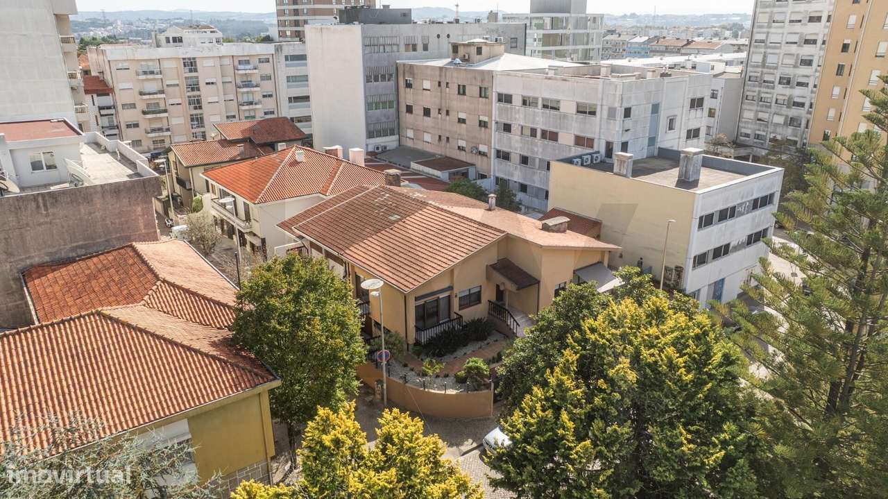 Moradia T3 no Centro da Maia –A 2 Min. do Metro Jardim, Garagem para 2-38