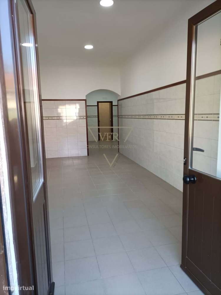 Loures, Zona BOTICA (GUERREIROS) - Loja de Rua, para Venda – 70m²-2