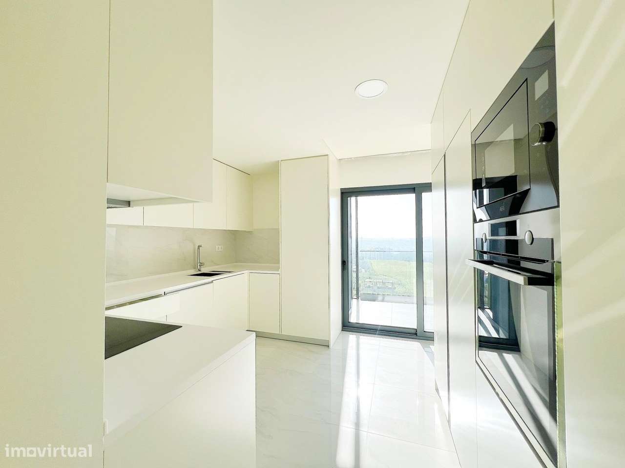 T2 novo c/ estacionamento e varanda - URBANIZAÇÃO MOINHOS DO...-15