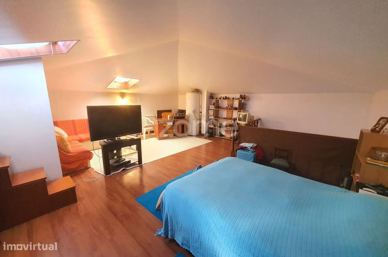 Moradia Isolada com piscina e bastante soalheira-28