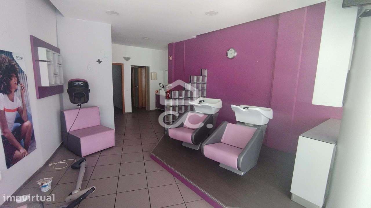 Loja com 124m2 de área bruta, no centro da Cidade. - Grande imagem: 2/10