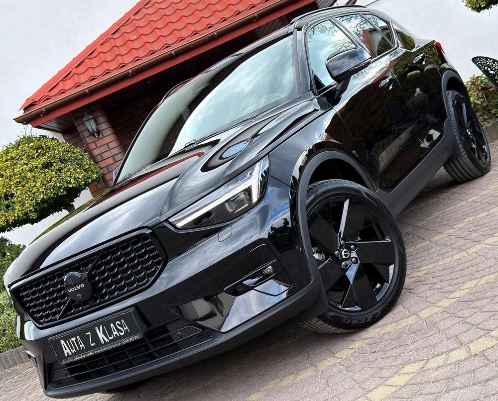 Volvo XC40 B3 B DKG Ultra Black Edition 2025