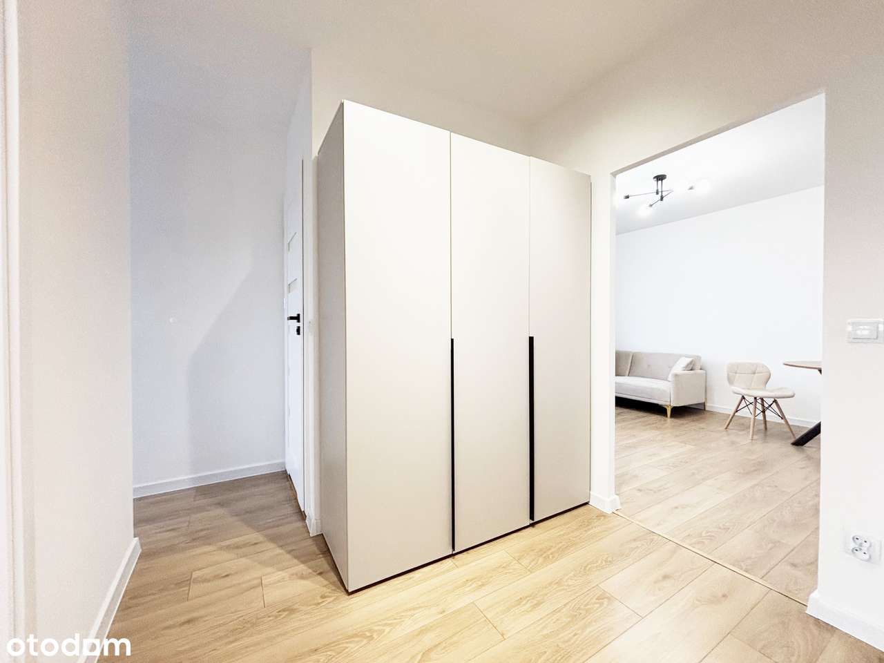 Bezpośrednio, 2 pokoje po generalnym remoncie, balkon, winda, szlaban - Pełny obrazek: 5/12