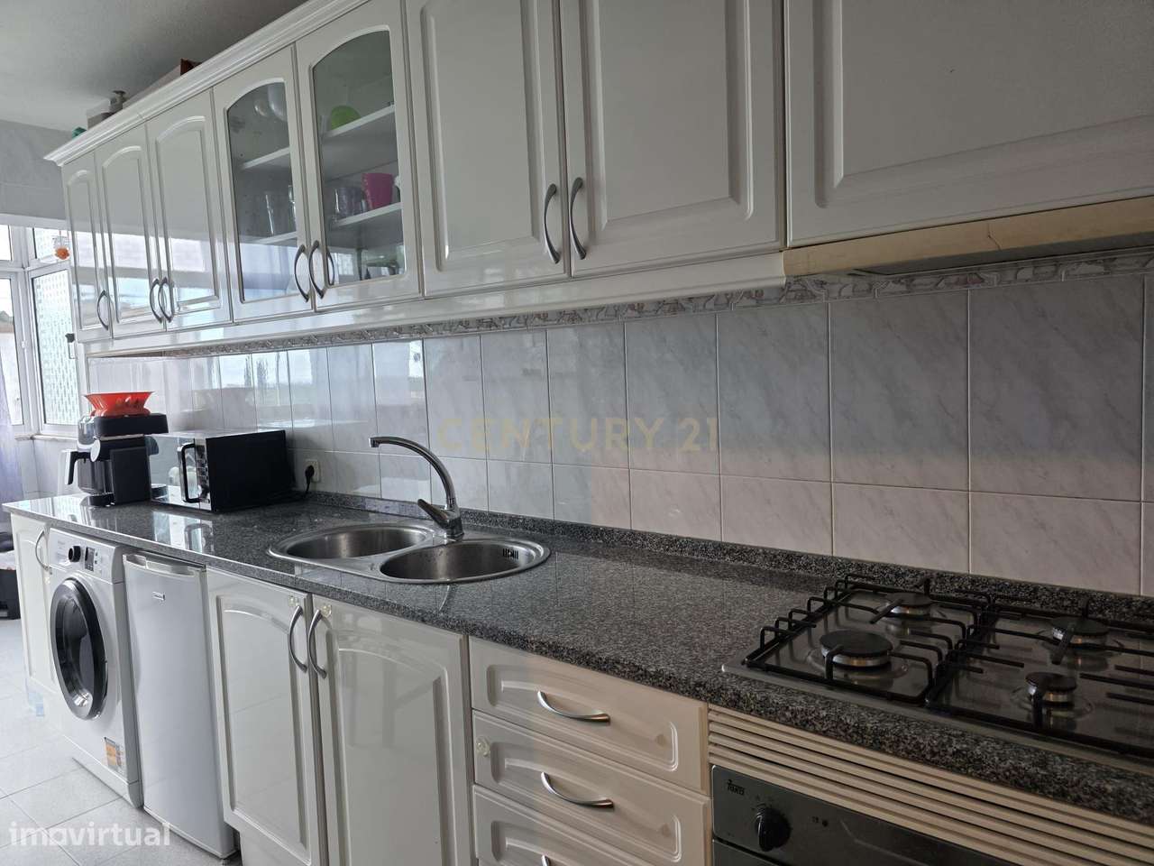 Apartamento T3 em Monte Abraão com bons acessos e proximidade a Lisboa-5
