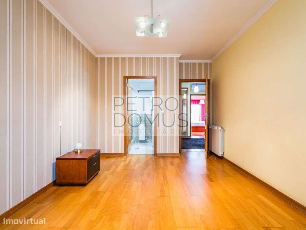 APARTAMENTO T3 - EXCELENTE ESTADO - GUIMAROTA-9