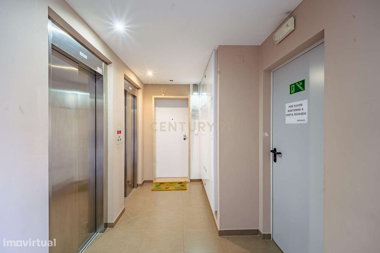 Apartamento T2 Duplex com terraço em condomínio privado-49