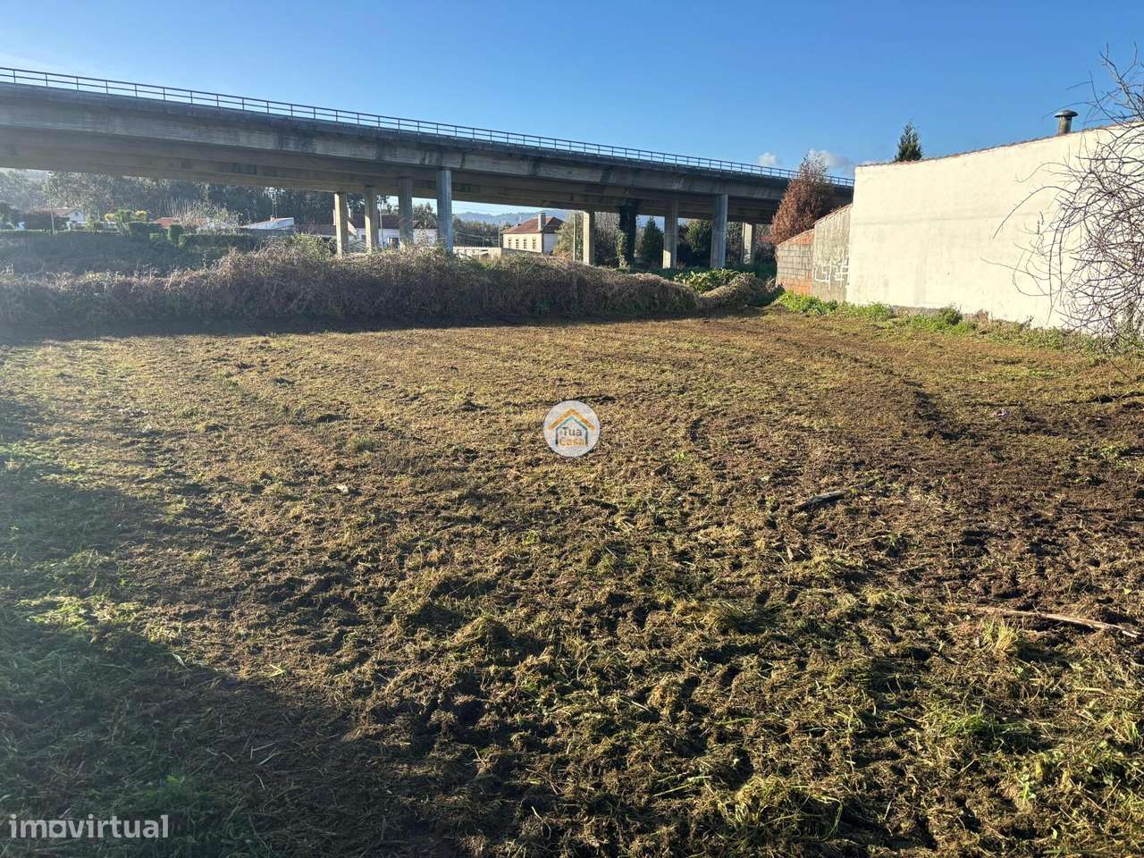 Terreno com potencial de construção - Área total de 570 m2, em Viana d - Grande imagem: 3/10