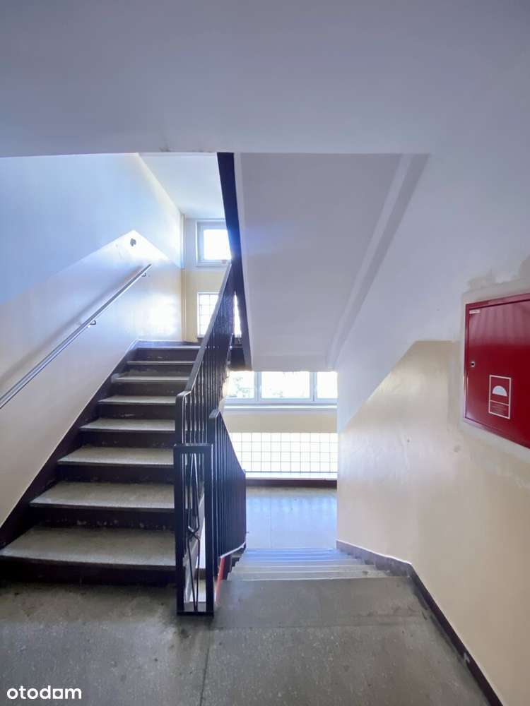 Mieszkanie do remontu z potencjałem inwestycyjnym-9