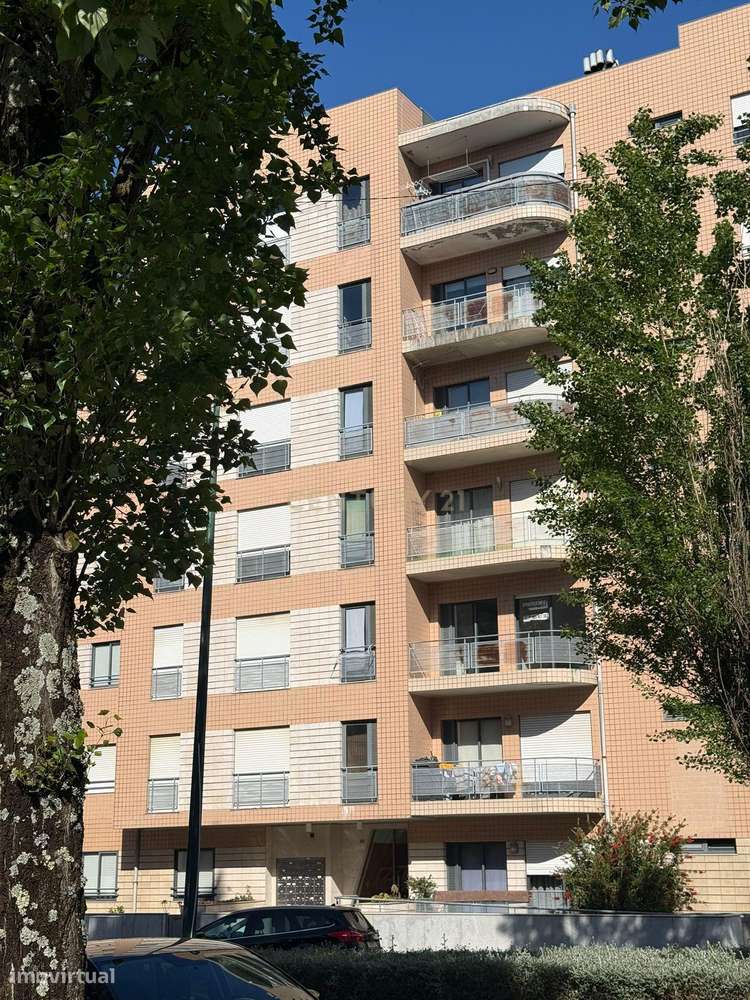T2 Em Valongo Porto Com 102 M2 De 2001 Com Lareira Lugar De Garagem