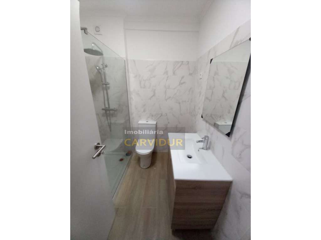 Baixa da Banheira Remodelação total R/C com quintal e anexo-9