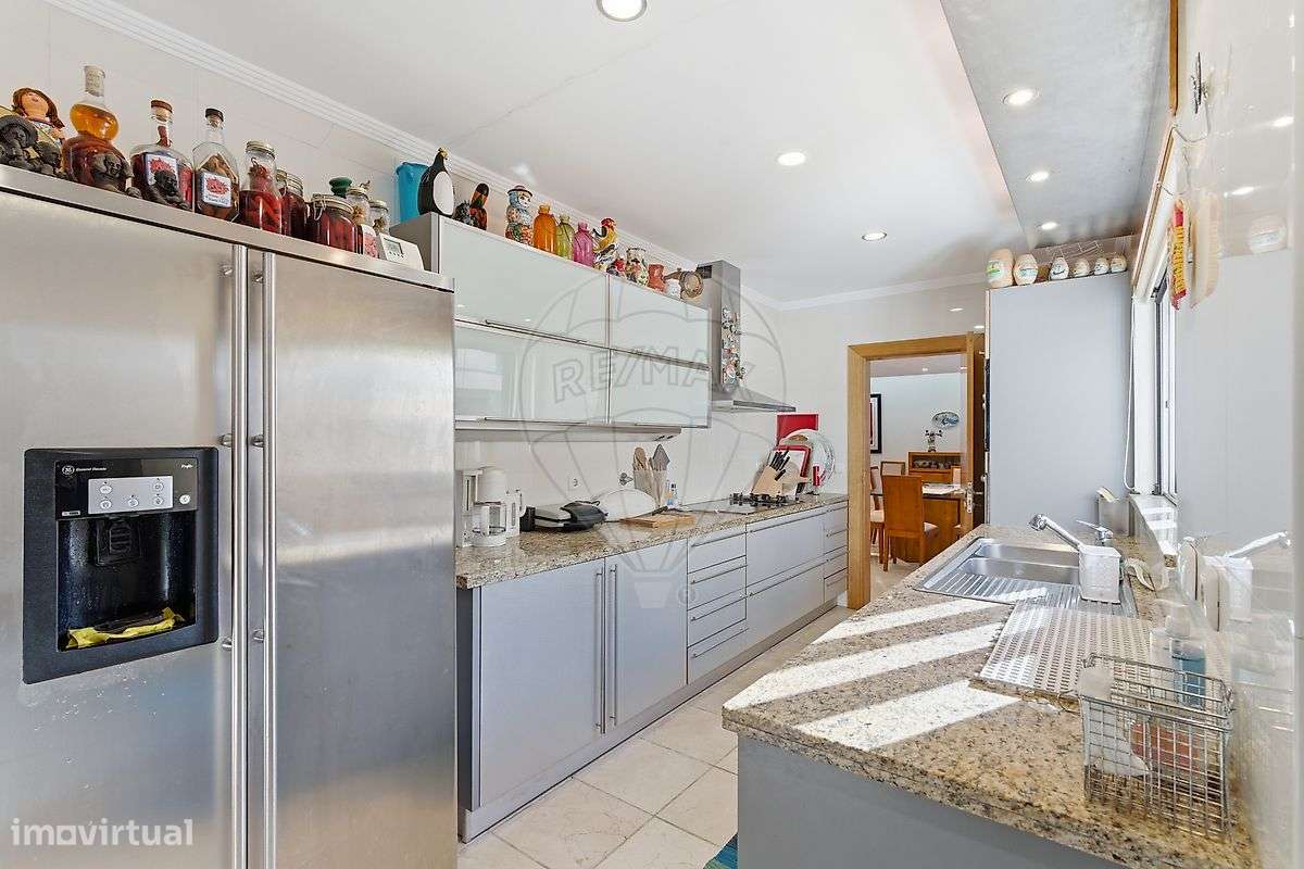 Moradia T4 para venda-12