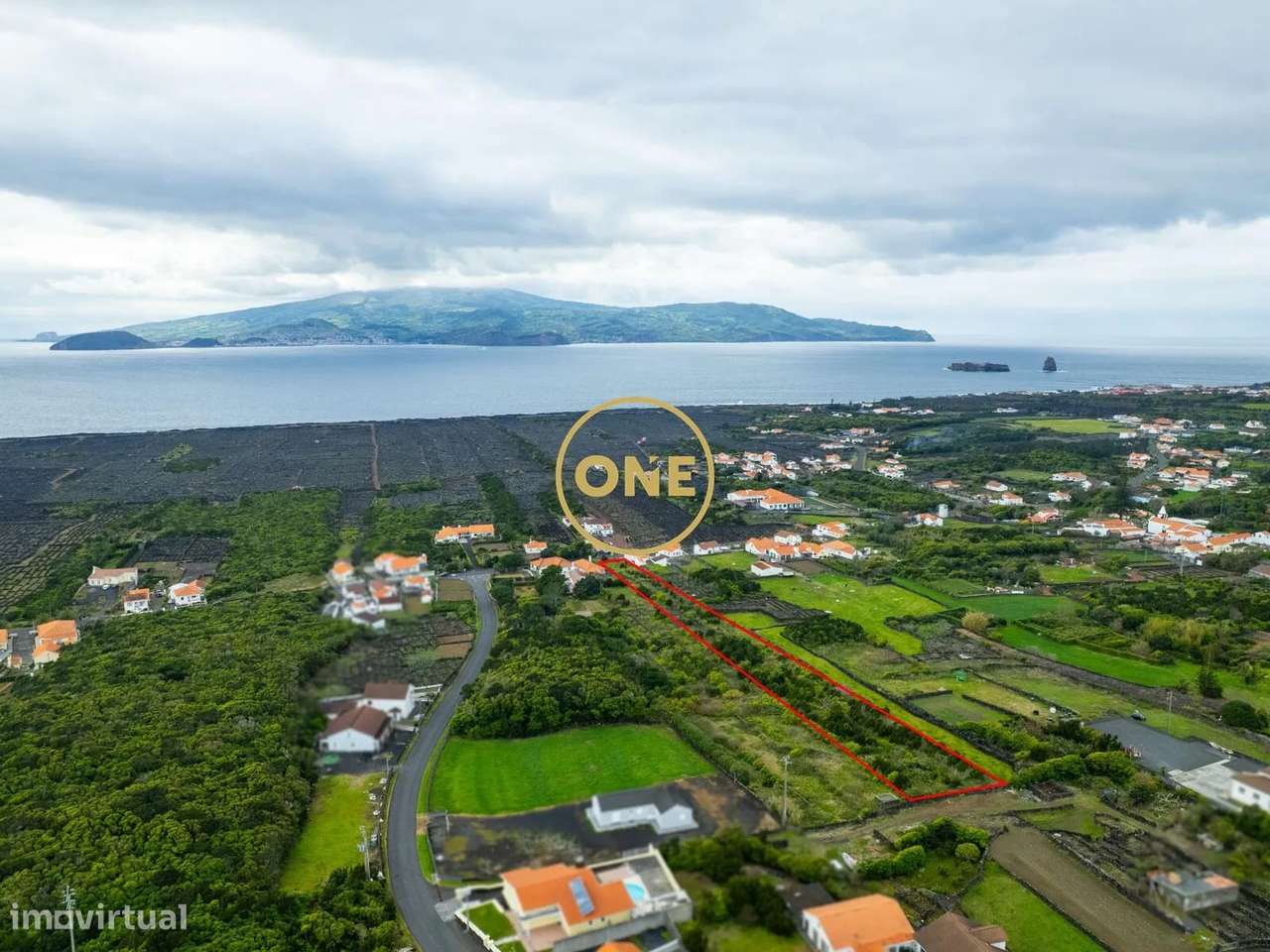 Terreno com vista mar e a ilha do Faial – Madalena do Pico