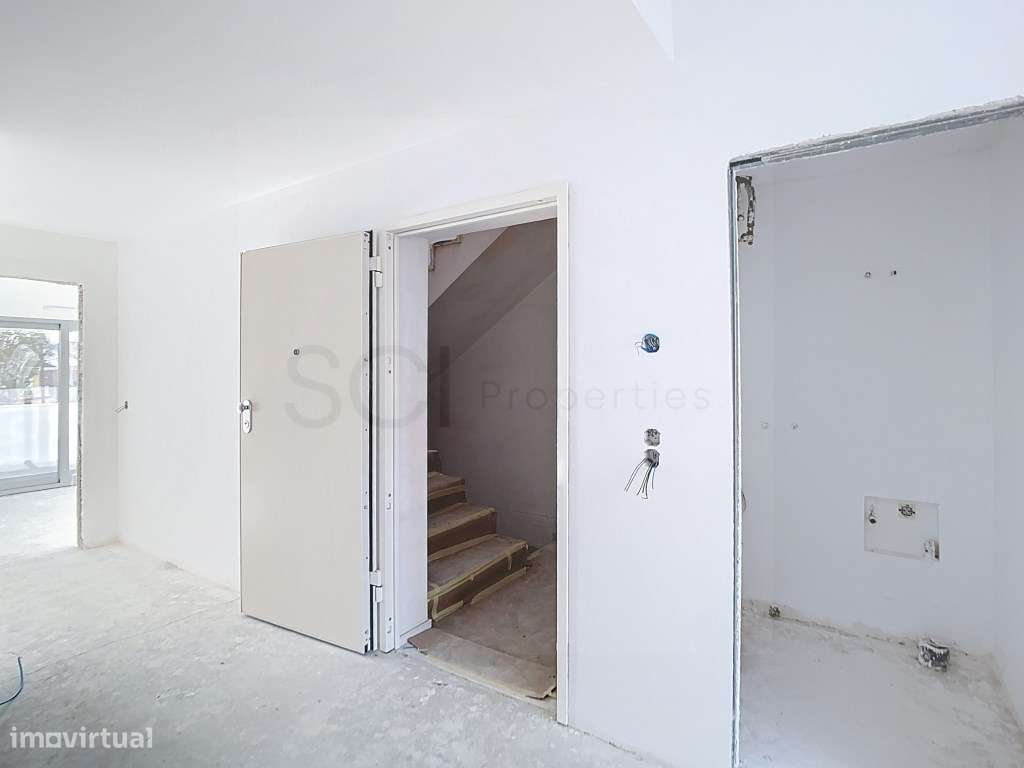 Apartamento T2 com varanda, 1º andar na Quinta do Conde - Grande imagem: 5/45