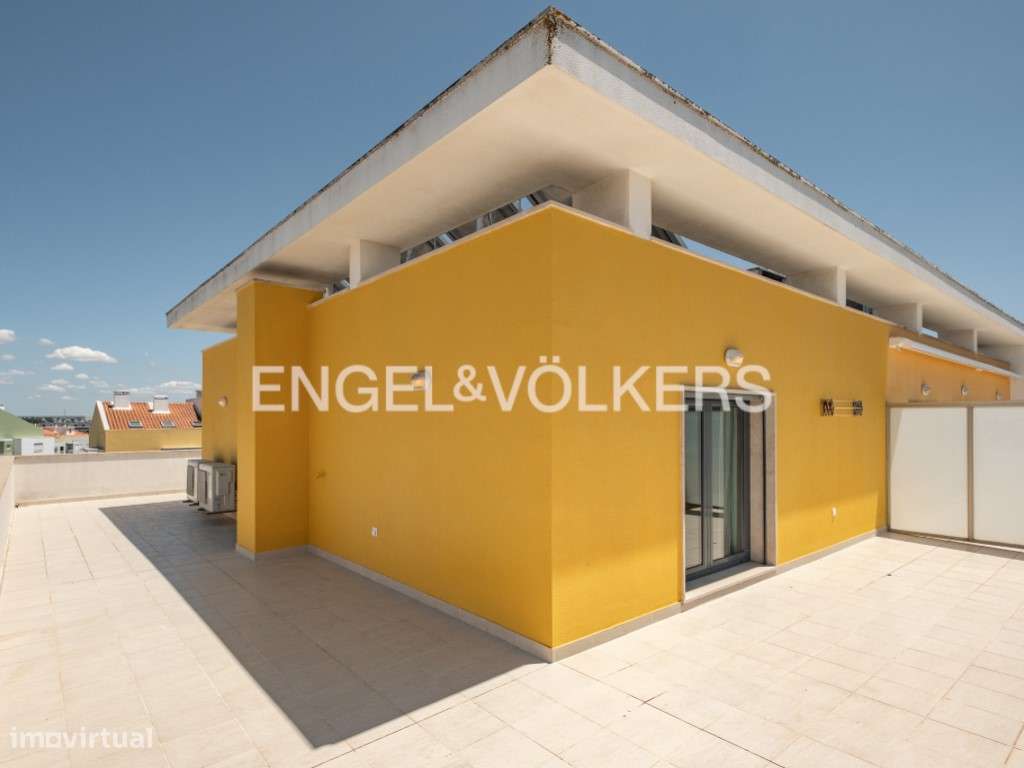 Exclusivo Duplex T2+1 com Terraço Privativo e Vista Panorâmica-25