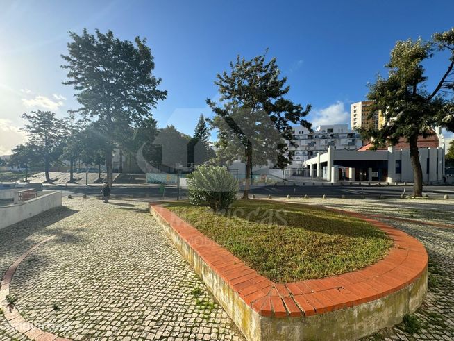 Apartamento T3 com arrecadação em Marvila, Lisboa-25