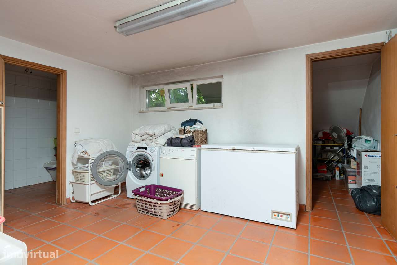 Moradia com 5 assoalhadas e garagem-28