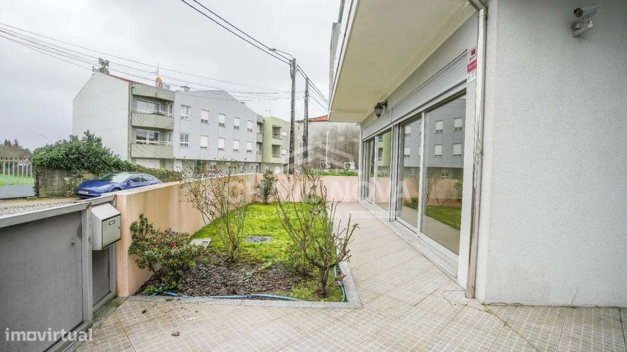 Moradia Geminada V4 c/ Piscina em Pedroso (Carvalhos) - Grande imagem: 2/32