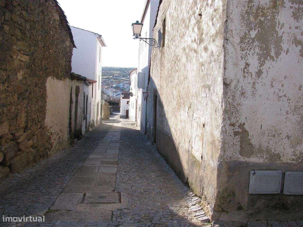 Moradia para Restaurar, Miranda do Douro-8