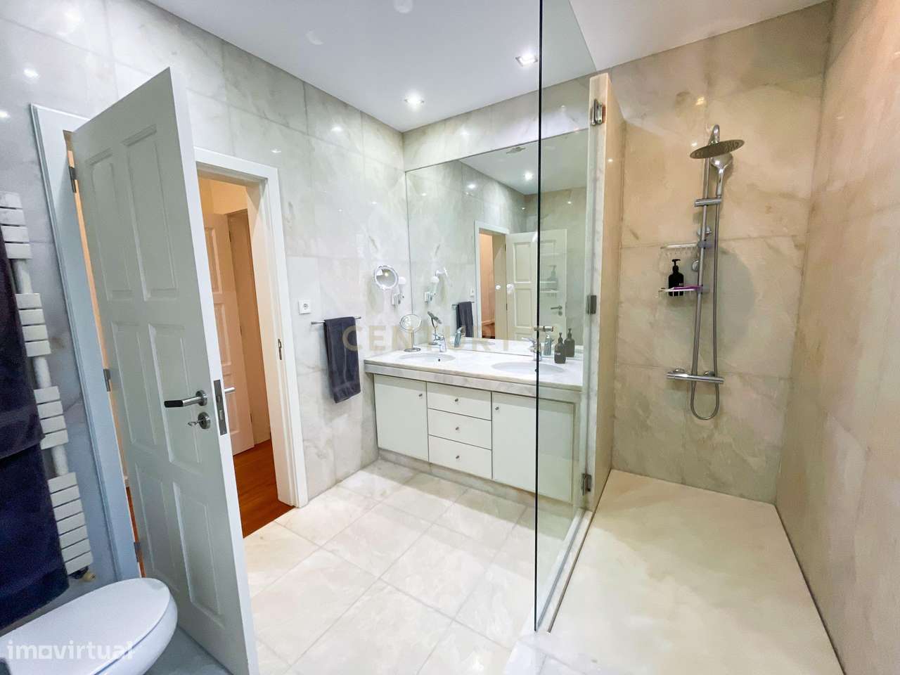 Moradia T3+1 no Bairro Marechal Gomes da Costa | 3 Frentes | Design e-18