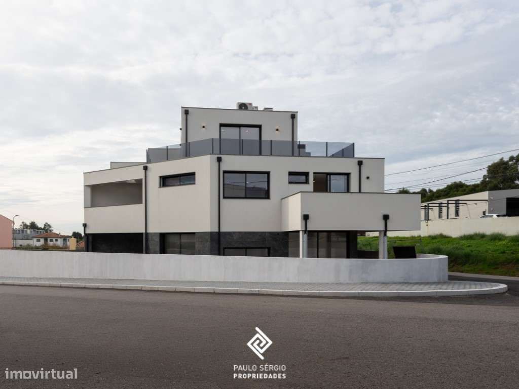 Moradia de Qualidade Superior com Piscina a 350m da Praia da Madale... - Grande imagem: 5/25