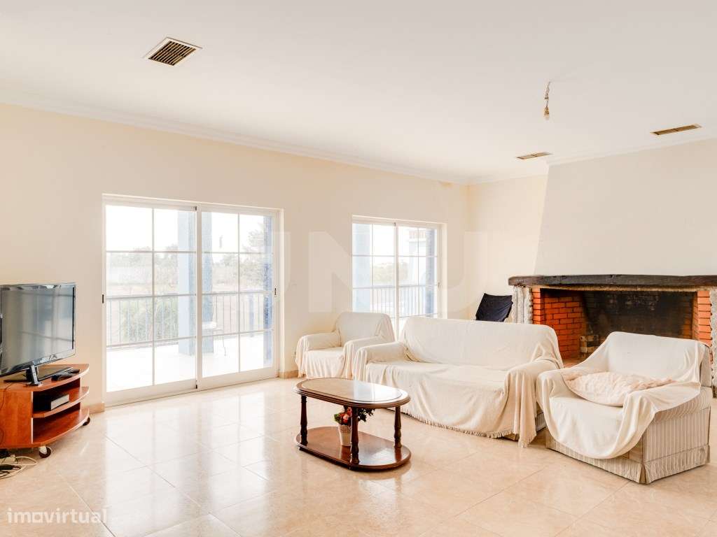 Quinta com 4,8 hectares e casa T9 em Vila Nova da Baronia-23