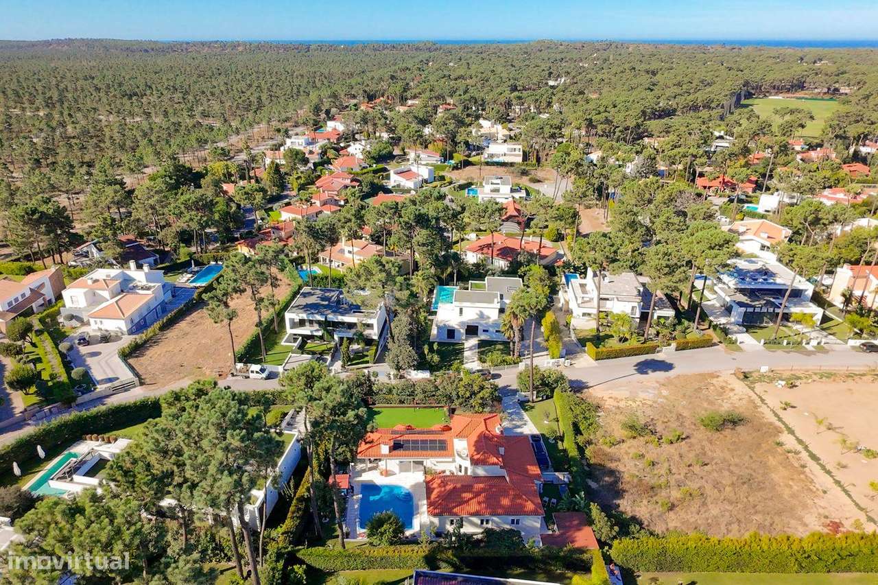 Charme Tradicional • Conforto Moderno • Energia Solar Inteligente (202-46