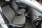 Toyota Avensis 1.8 Active - 21