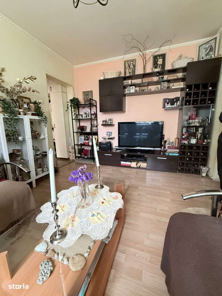 Apartament 3 camere de vanzare – Drumul Taberei, Str Pascani - Imagine principală: 2/12
