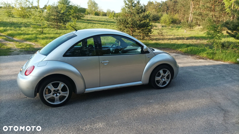Volkswagen New Beetle 2.0 - 7