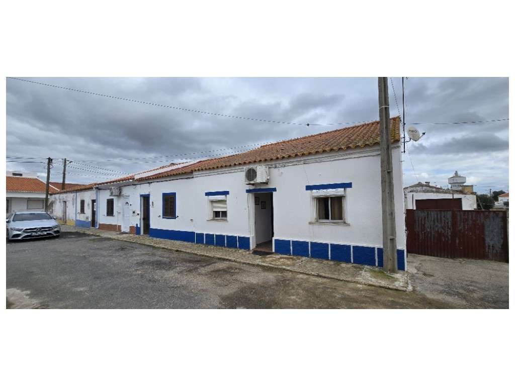 LOTE URBANO c/ 3 Moradias-32