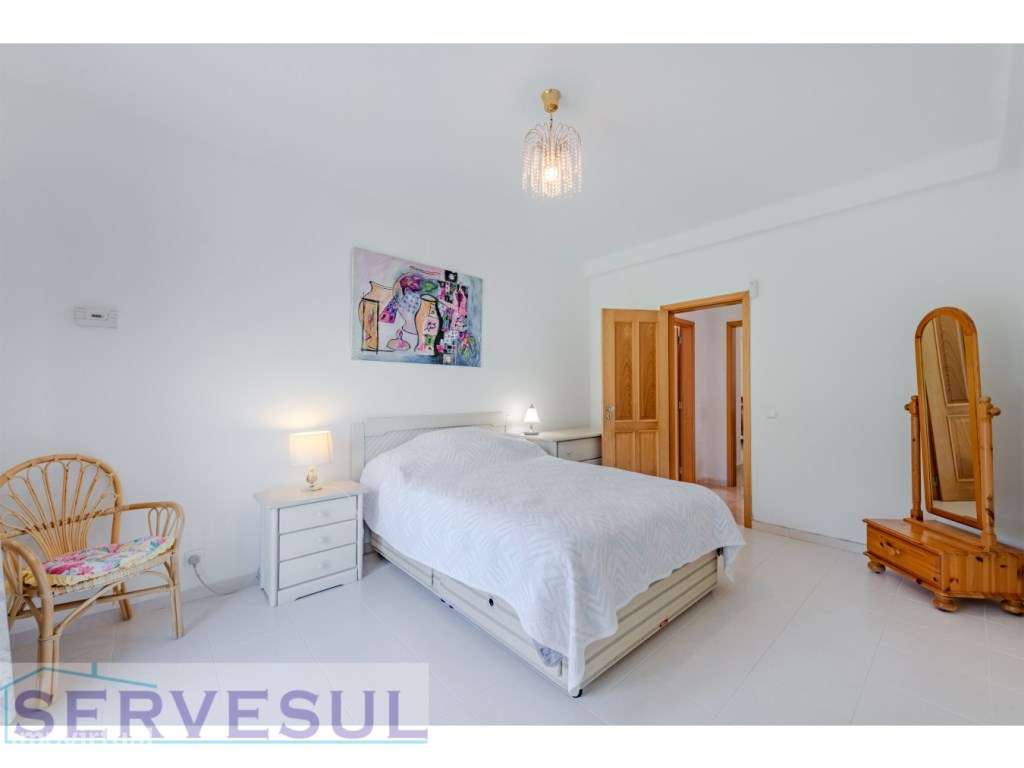 Moradia Deslumbrante de 2 andares com 274 m², composta por 4 quarto...-30