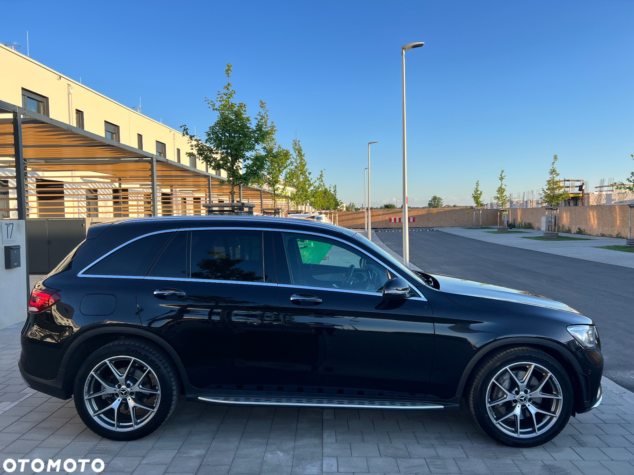 Mercedes-Benz GLC 220 d 4Matic 9G-TRONIC AMG Line Plus - 23