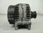 Alternador Volkswagen Passat (3A2, 35I) - 2