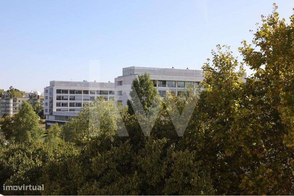 APARTAMENTO T4 - Rentabilidade 5% - Grande imagem: 1/24