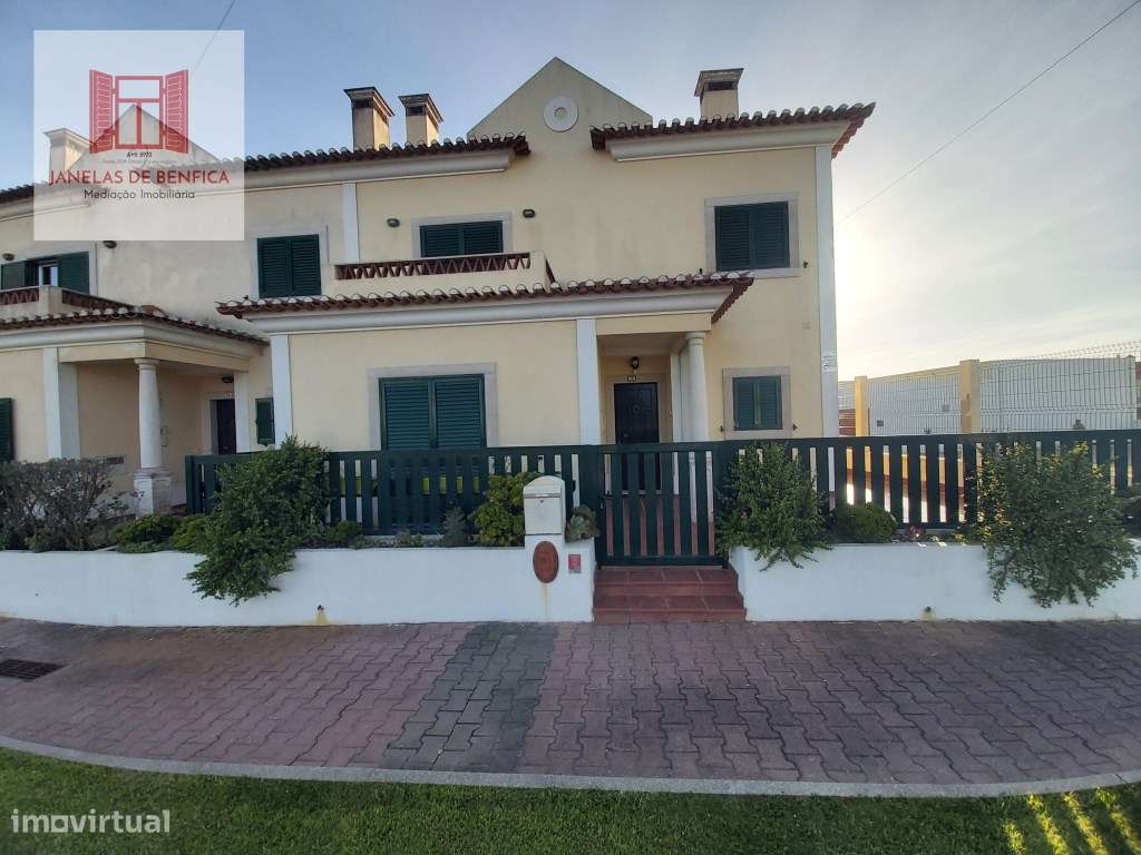 Vivenda V3 em condomínio fechado - Cambelas-14