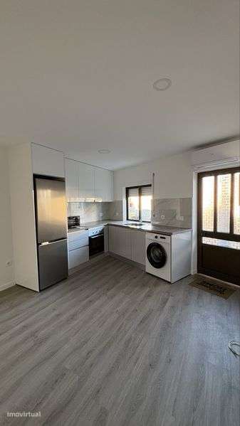 Arrenda-se T1+1 em Andar Moradia – Rebordinho, Viseu