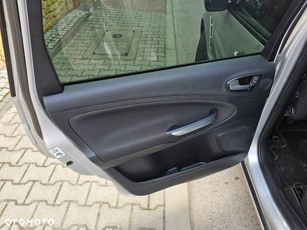 Ford S-Max 2.0 TDCi Trend - 19