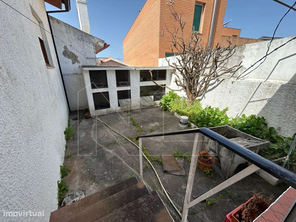 Moradia T3 com pátio e sótão amplo - Centro de Ílhavo-12