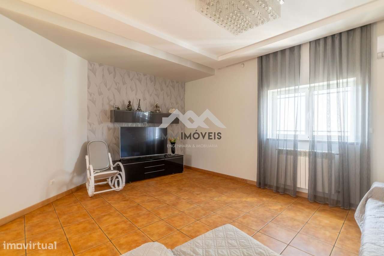 Moradia T4 | Piscina | Jardim | 4 frentes | Praia Fluvial-56