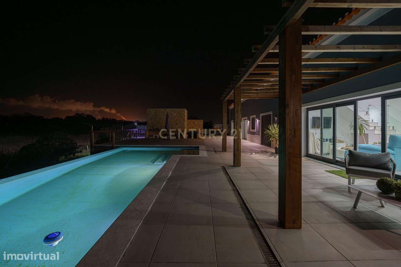 Moradia T4 + anexo T0 | Piscina Infinita | Estuário do Sado-59