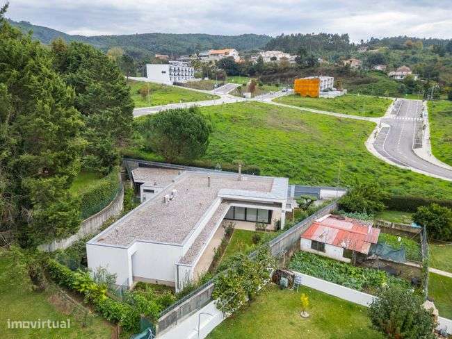 Fantástica Moradia T3 Térrea de Luxo em Braga-17