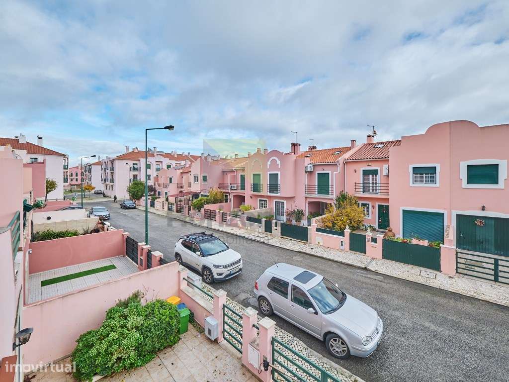 Moradia T4 com Excelente Localização-25