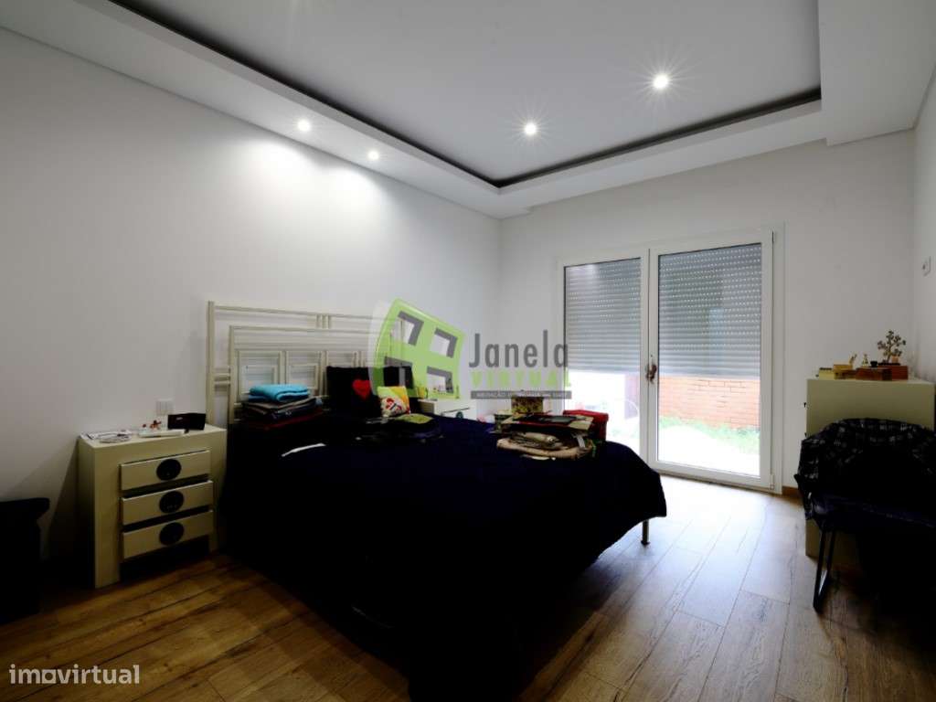 Moradia Isolada T4, com Garagem , Alhos Vedros-12