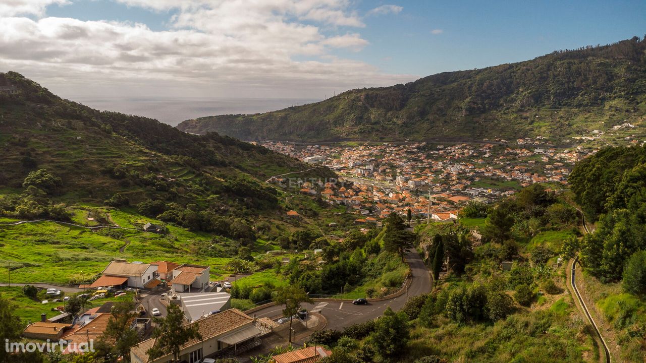 Terreno rustico 1320m2 - Vista Deslumbrante para o vale de Machico